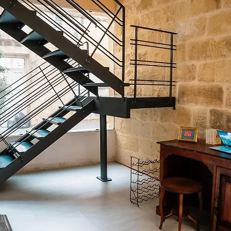 ヴィラ A Pet Friendly With A Rooftop Pool Qala